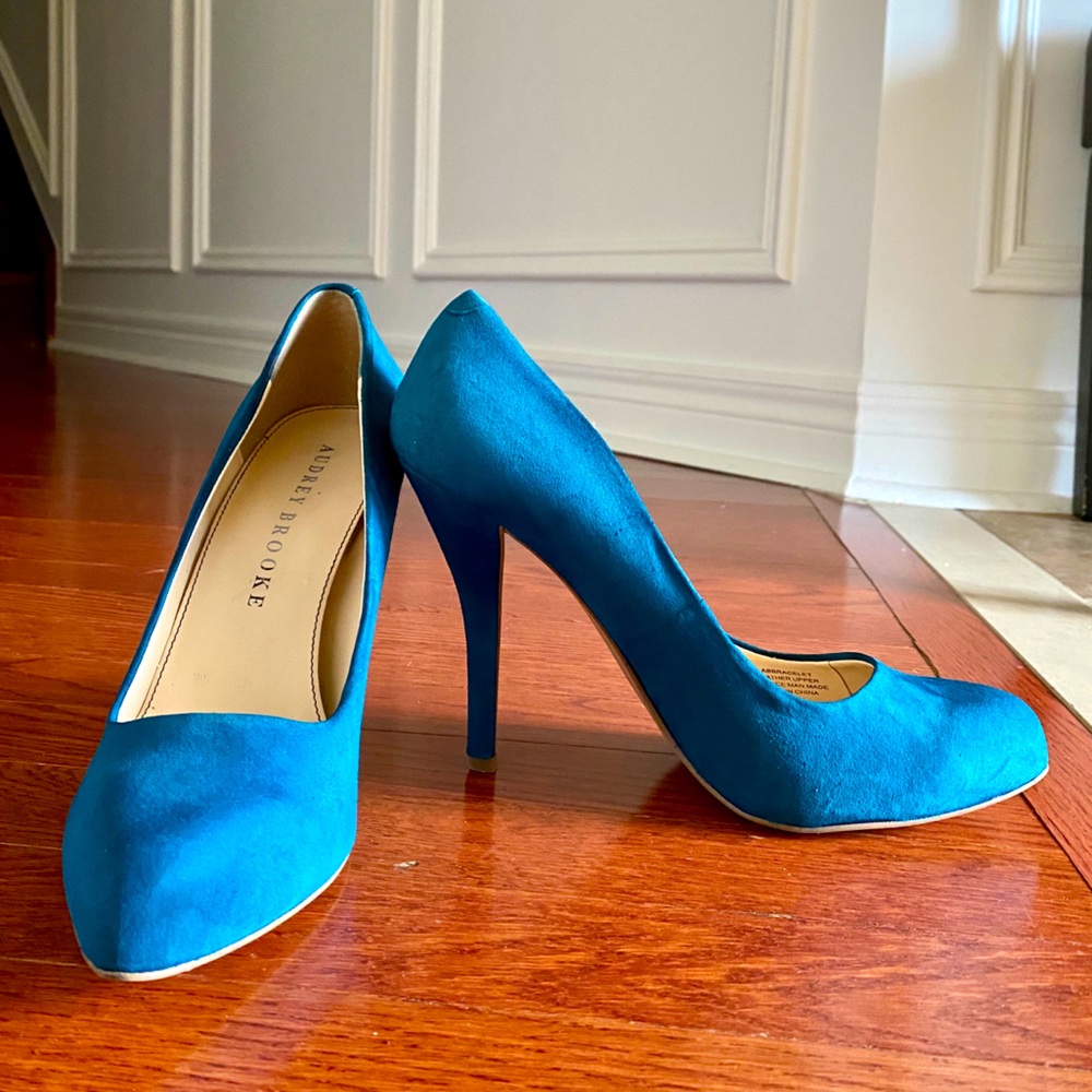 Audrey Brooke Teal Suede Heels